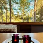 By Lapland Villas, Near Aarnilampi Beach, Great Private For Families & Outdoor Lovers, Sauna, Wifi 샬레