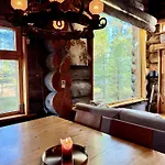 By Lapland Villas, Near Aarnilampi Beach, Great Private For Families & Outdoor Lovers, Sauna, Wifi * 루오스토