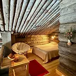 By Lapland Villas, Near Aarnilampi Beach, Great Private For Families & Outdoor Lovers, Sauna, Wifi 샬레 *